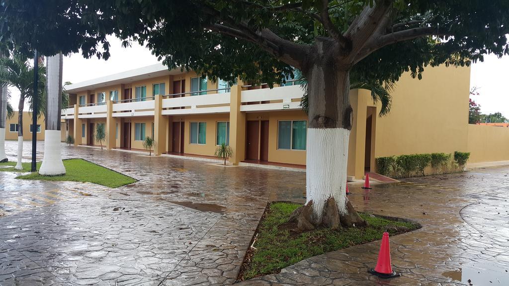 Tecnohotel Merida Norte Buitenkant foto